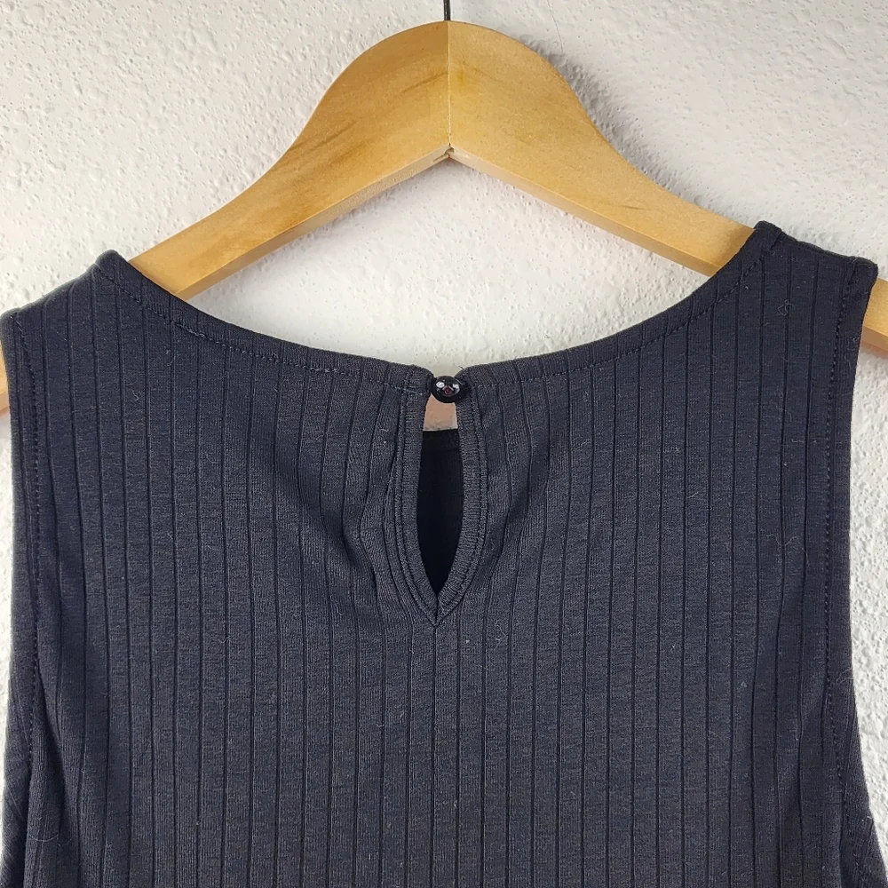 Garage Sculpt Ribbed Knit Crop Tank Top Basic Black Sleeveless Size Medium - Picture 4 of 8